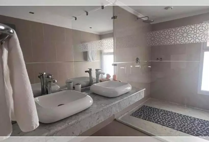 استودیوی لوکس, Al Massira