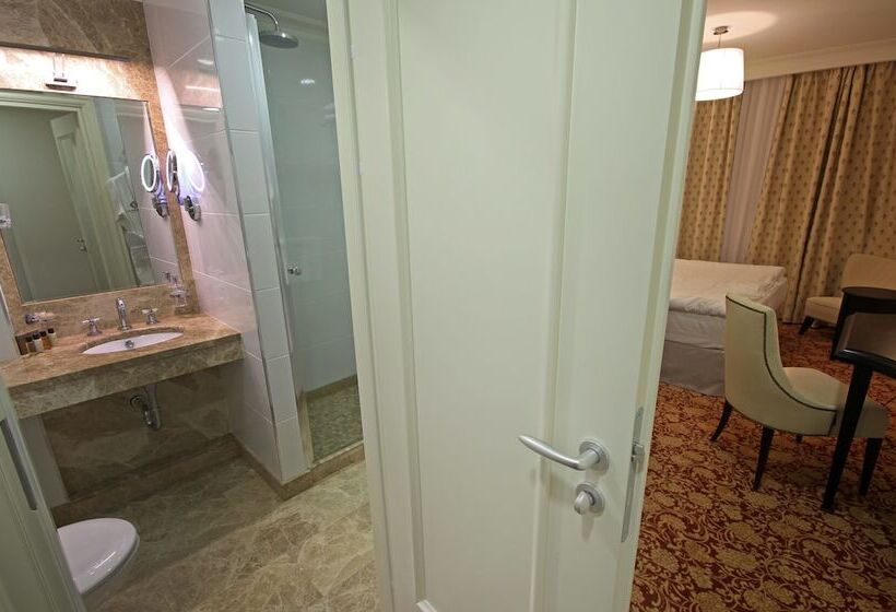 اتاق کلاس بیزنس, Complex Continental