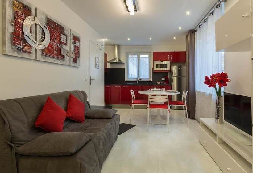 デラックススタジオ, De L'horloge