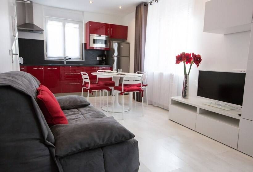 デラックススタジオ, De L'horloge