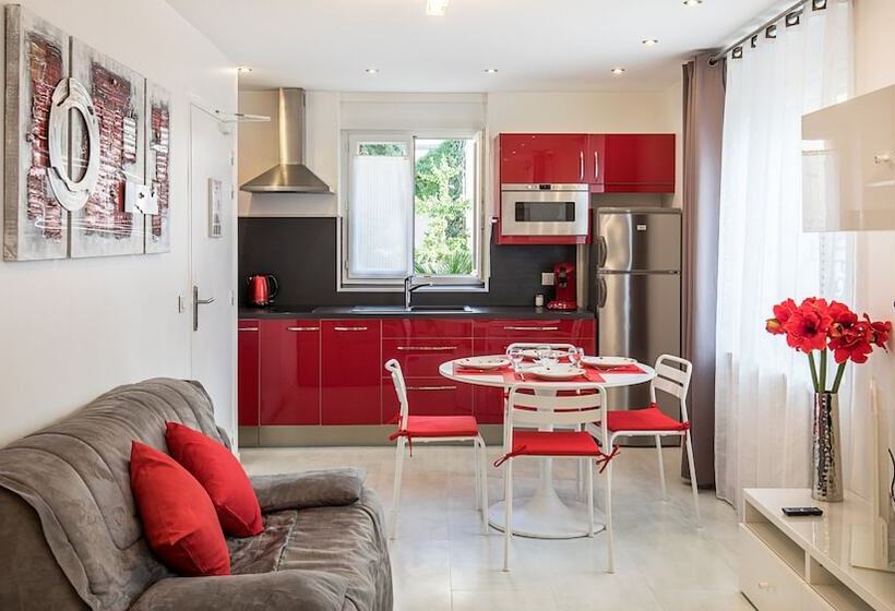 デラックススタジオ, De L'horloge