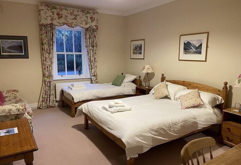 스탠다드 트리플 룸, Delphi Lodge