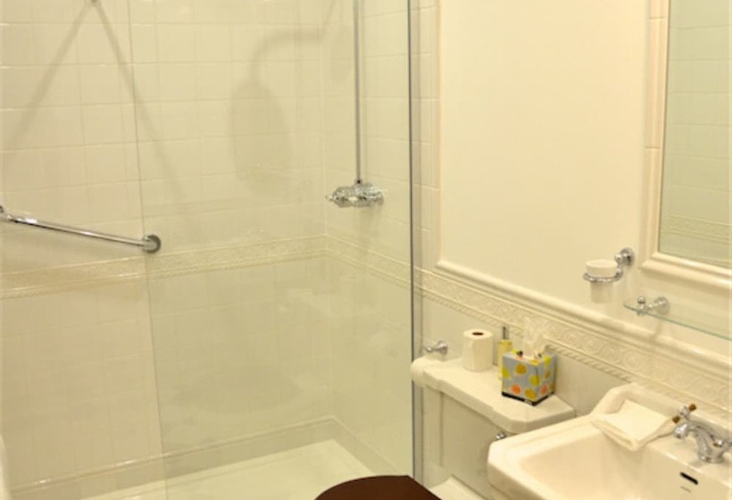 스탠다드 트리플 룸, Delphi Lodge