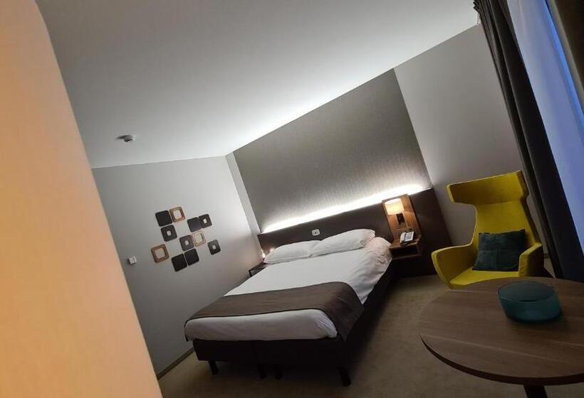 חדר קומפורט, Drie Eiken