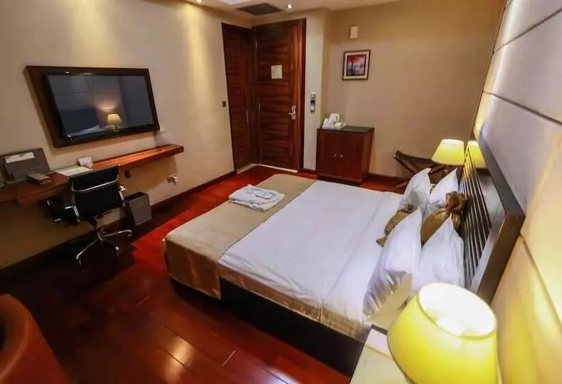 اتاق لوکس, Airport Golden Tulip Hotel