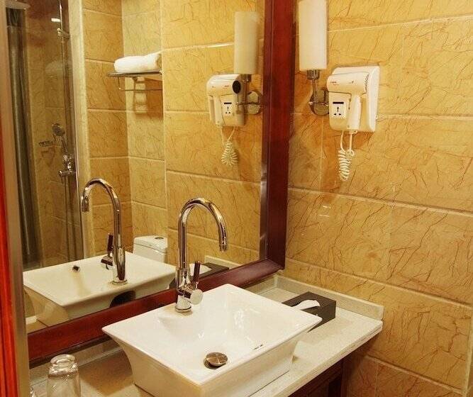 Номер Deluxe, Airport Golden Tulip Hotel