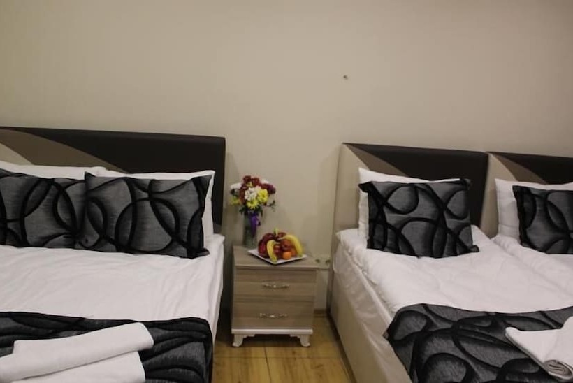 اتاق استاندارد چهار تخته, Gorur Suite