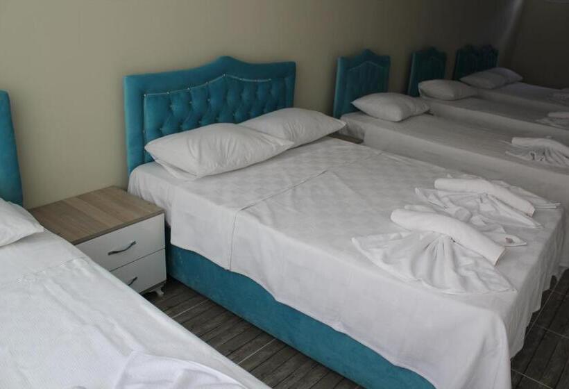 اتاق خانوادگی, Gorur Suite