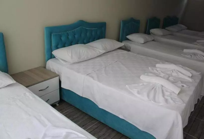 اتاق خانوادگی, Gorur Suite