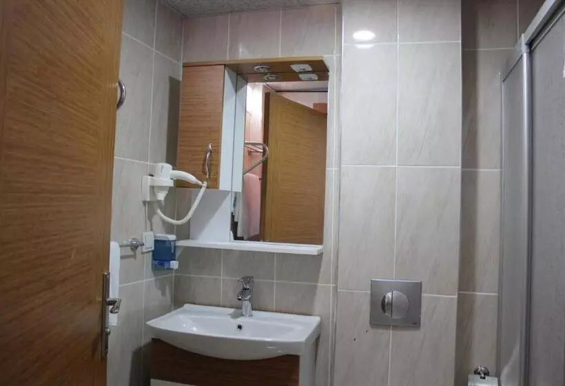 سوییت خانوادگی, Gorur Suite