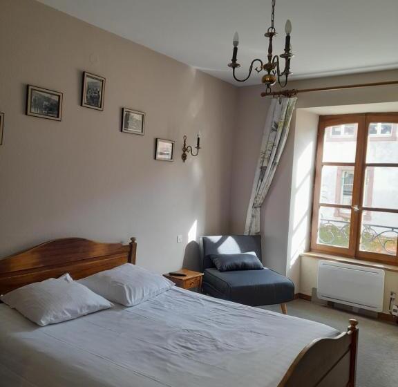 Номер Стандарт Трехместный, Hôtel Berceau Du Vigneron