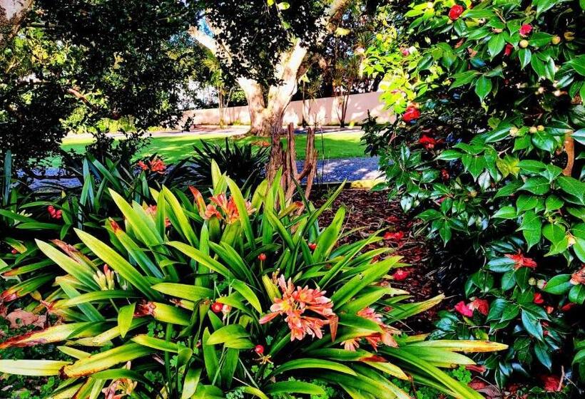 خانه 1 خوابه, Moon Gate Villa