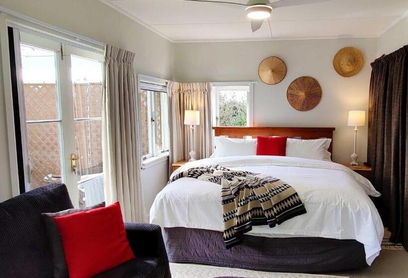 خانه 1 خوابه, Moon Gate Villa