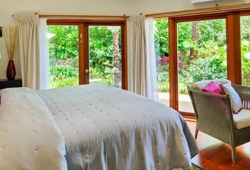 Deluxe Suite King Bed, Moon Gate Villa