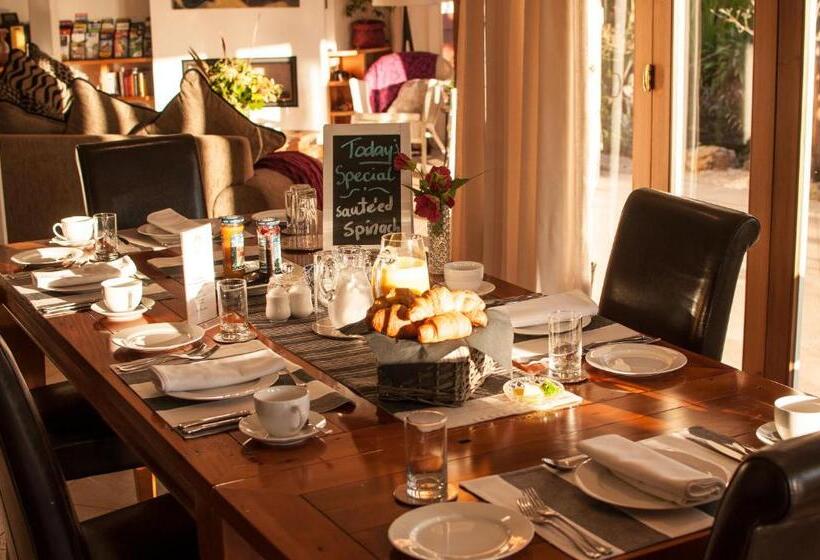 سوئیت پریمیوم, Moon Gate Villa