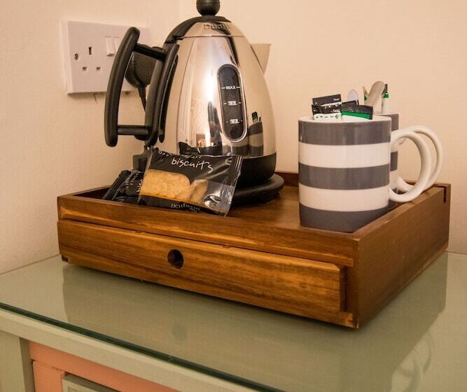 غرفة قياسية, The Royal George