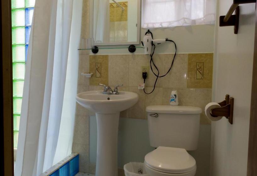 חדר דחוקס עם מיטת קינג, Rumors Resort