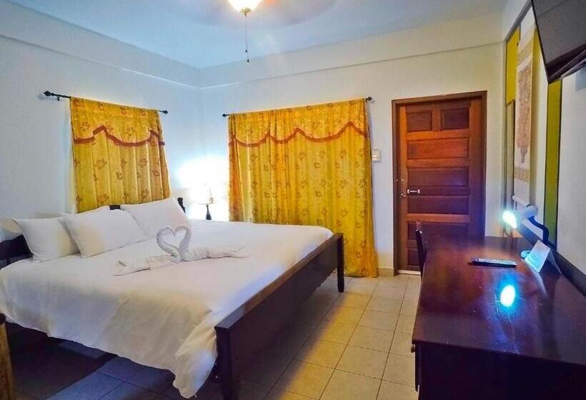 חדר דחוקס עם מיטת קינג, Rumors Resort