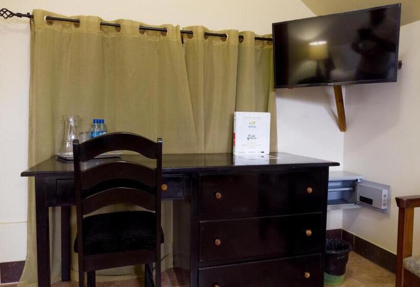 חדר סטנדרט יחיד עם מרפסת, Rumors Resort