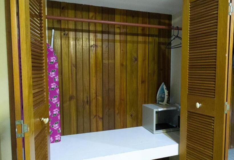 חדר סטנדרט לשלושה, Rumors Resort