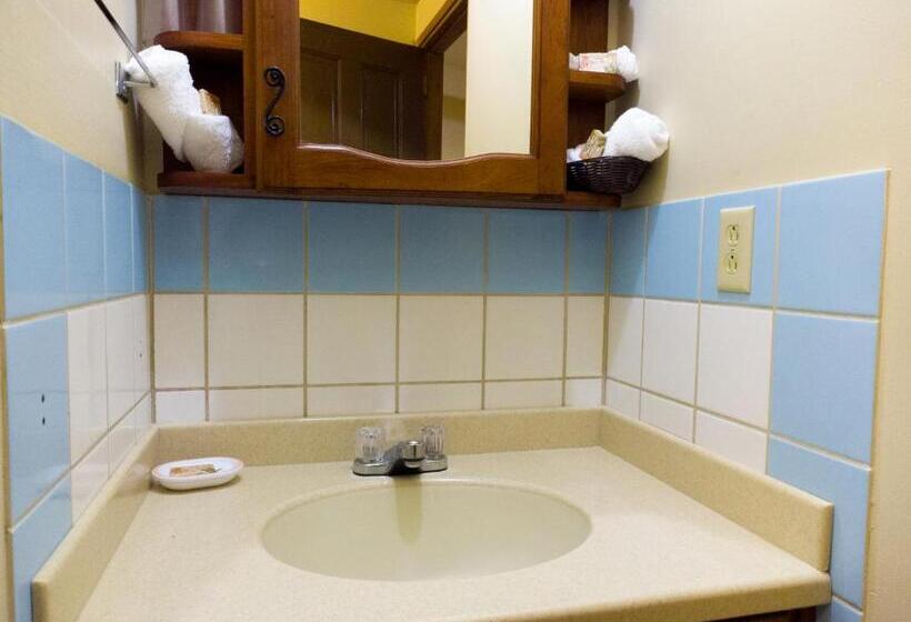 חדר סטנדרט לשלושה, Rumors Resort