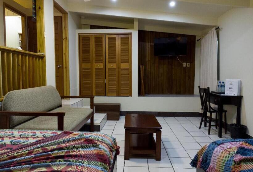 חדר סטנדרט לשלושה, Rumors Resort