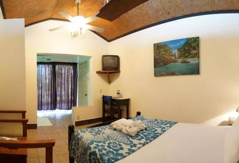 اتاق اکونومی یک تخته, Rumors Resort