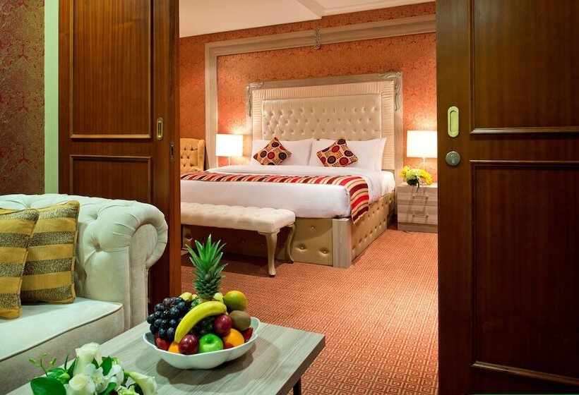 سوییت جونیور, Sapphire Plaza