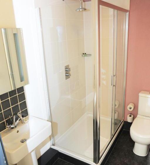 غرفة سوبيريور, The Red Lion