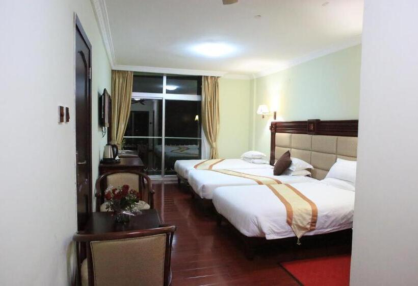 اتاق لوکس, Trinity