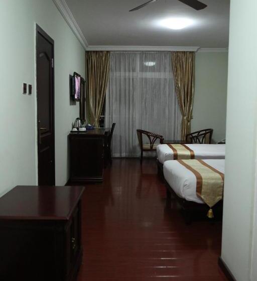 اتاق لوکس, Trinity