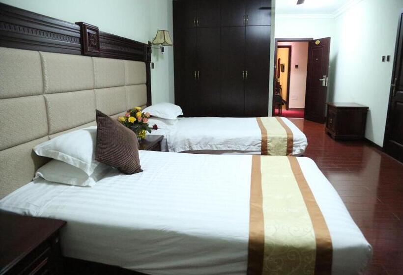 اتاق لوکس, Trinity