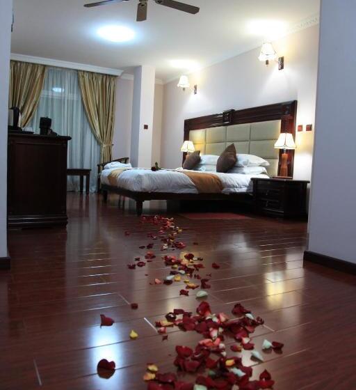 اتاق لوکس با بالکن, Trinity