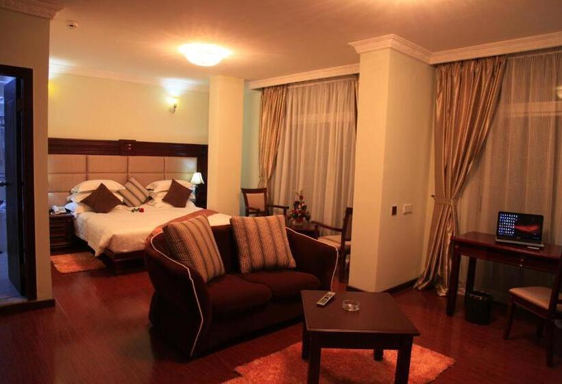 سوییت جونیور با بالکن, Trinity