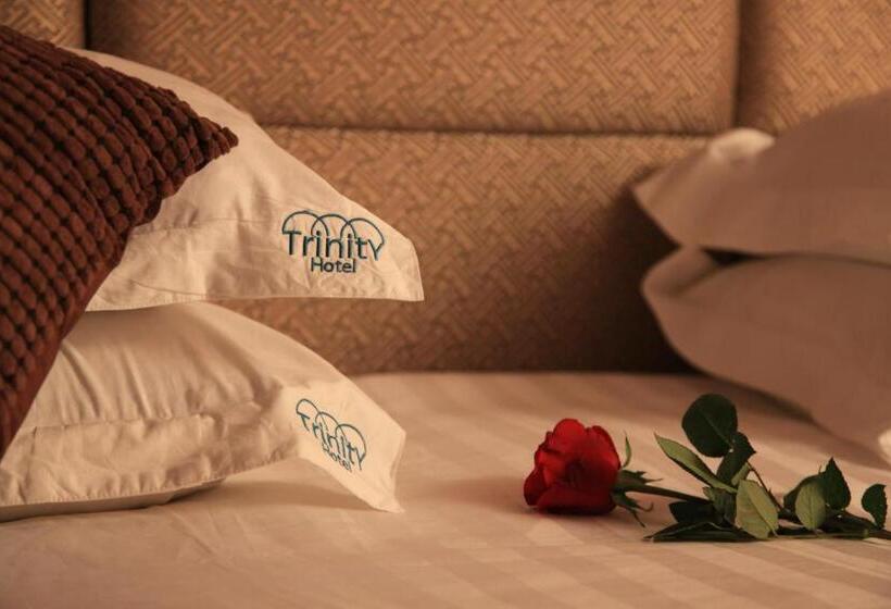 سوییت جونیور با بالکن, Trinity