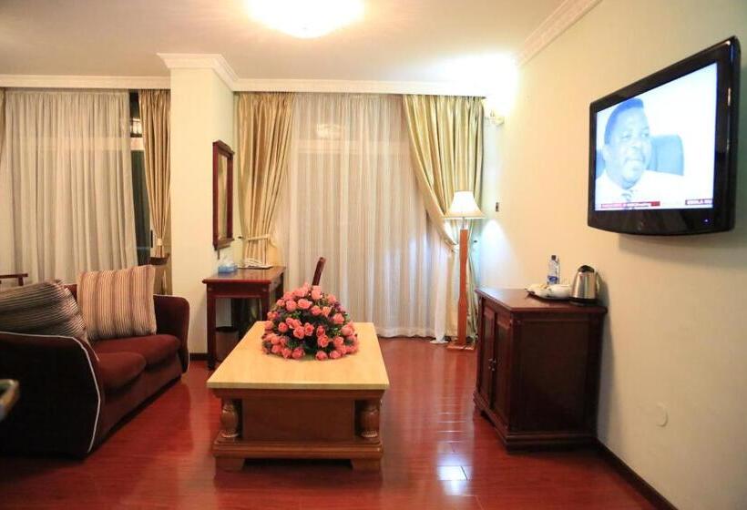 سوییت جونیور با بالکن, Trinity