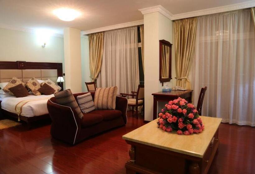 سوییت جونیور با بالکن, Trinity