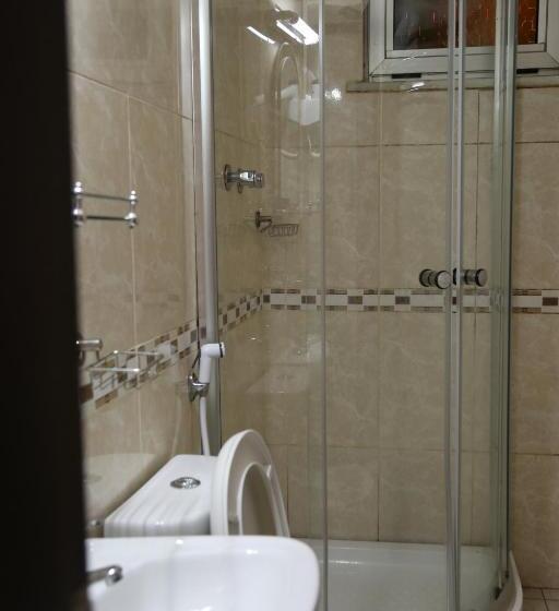 اتاق استاندارد یک نفره, Trinity