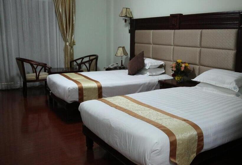 اتاق لوکس, Trinity