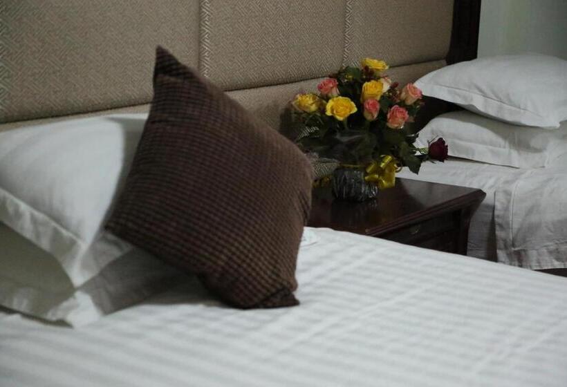 اتاق لوکس, Trinity