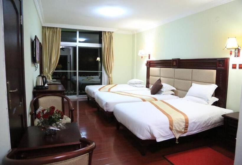 اتاق لوکس, Trinity