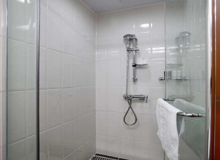 Quarto Estandar, Urban Place Gangnam