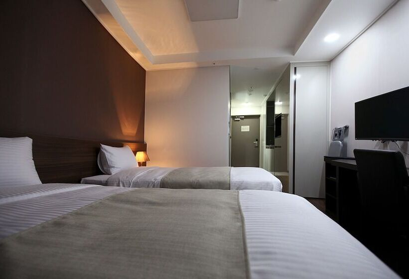 Quarto Estandar, Urban Place Gangnam