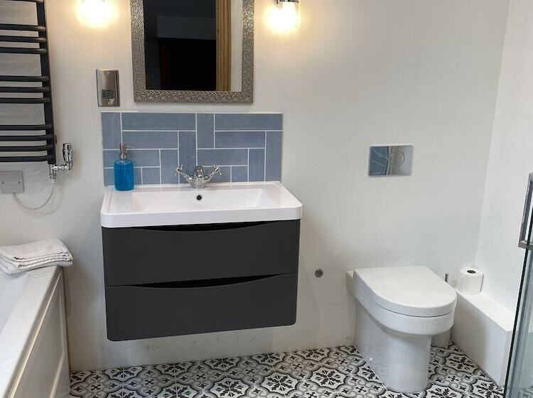 スタンダードルーム, Laundimer House