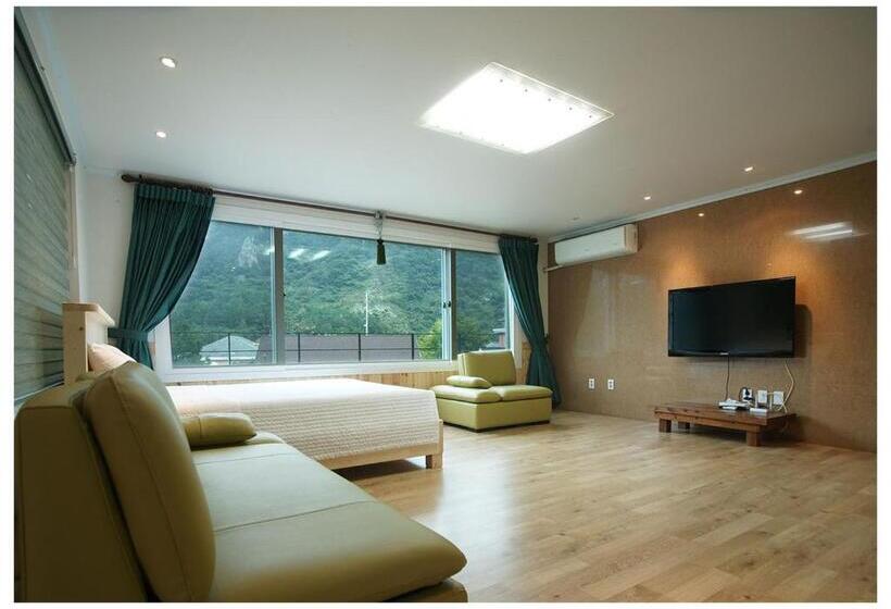 テラス付き1ベッドルームアパートメント, Mirvill Pension