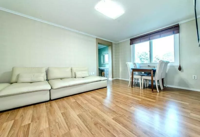 3ベッドルームアパートメント, Mirvill Pension