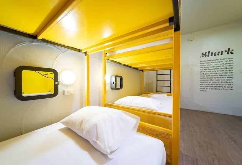 Кровать в Общей Комнате, Monkey Dive Hostel Khaolak