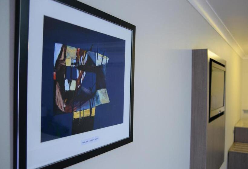 سوئیت پریمیوم, Quality Inn Ashby House Tamworth