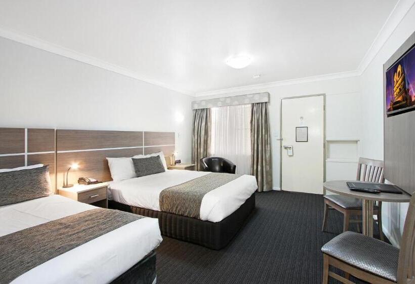 سوئیت پریمیوم, Quality Inn Ashby House Tamworth