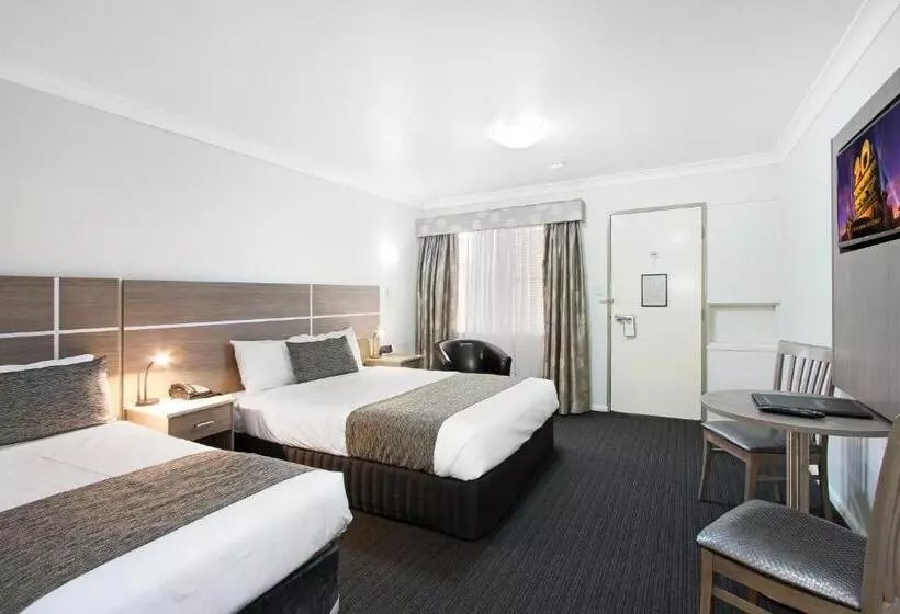 سوئیت پریمیوم, Quality Inn Ashby House Tamworth
